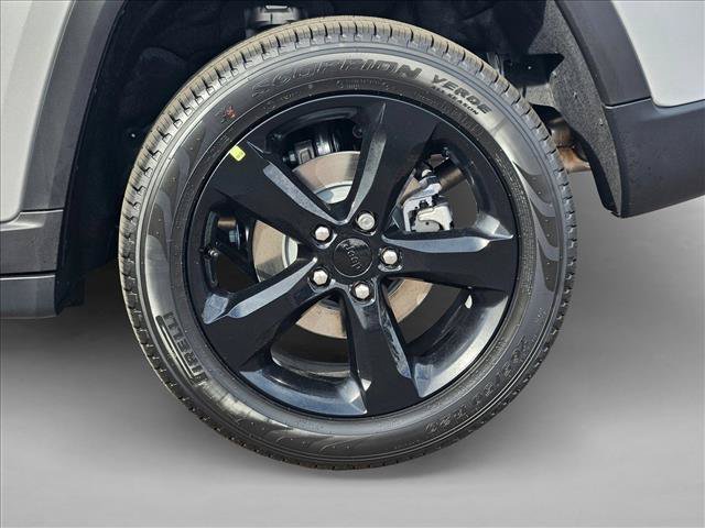 New 2026 Jeep Grand Cherokee Limited w/ Limited Altitude Package AWD/4WD image 11