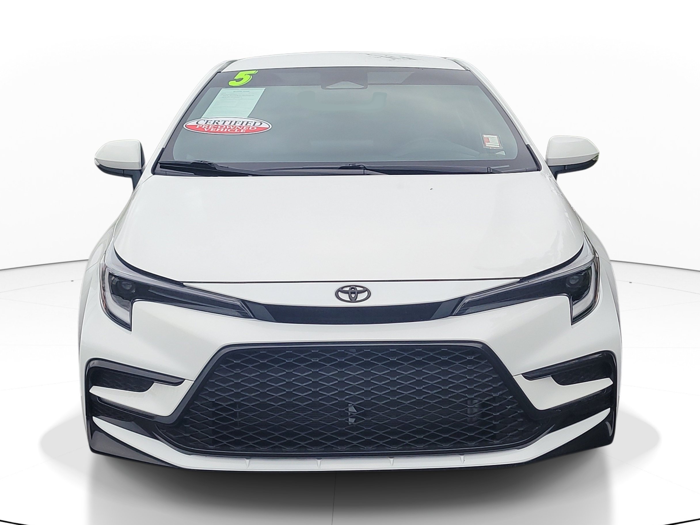 Used 2025 Toyota Corolla SE FWD image 2