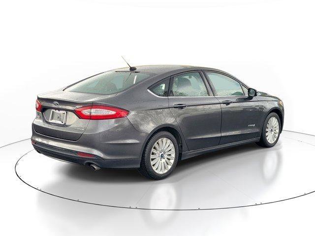 Used 2016 Ford Fusion SE FWD image 4