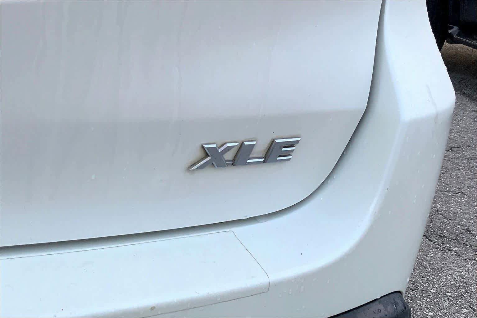 Used 2019 Toyota Highlander XLE FWD image 9