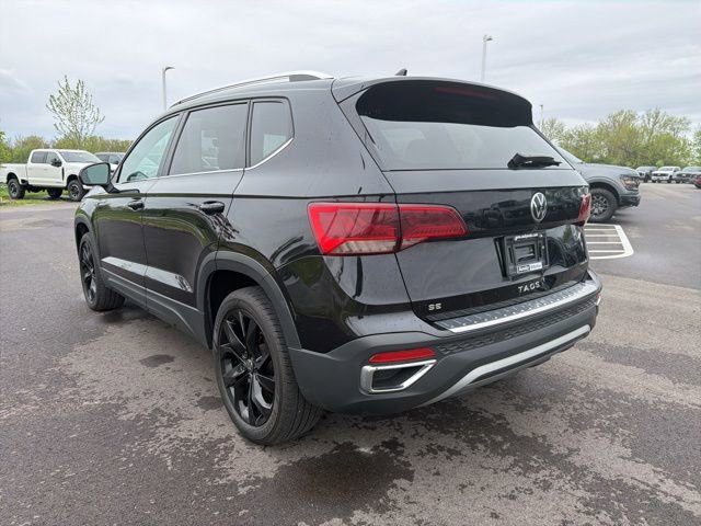 Used 2023 Volkswagen Taos SE w/ Black Wheel Package FWD image 11