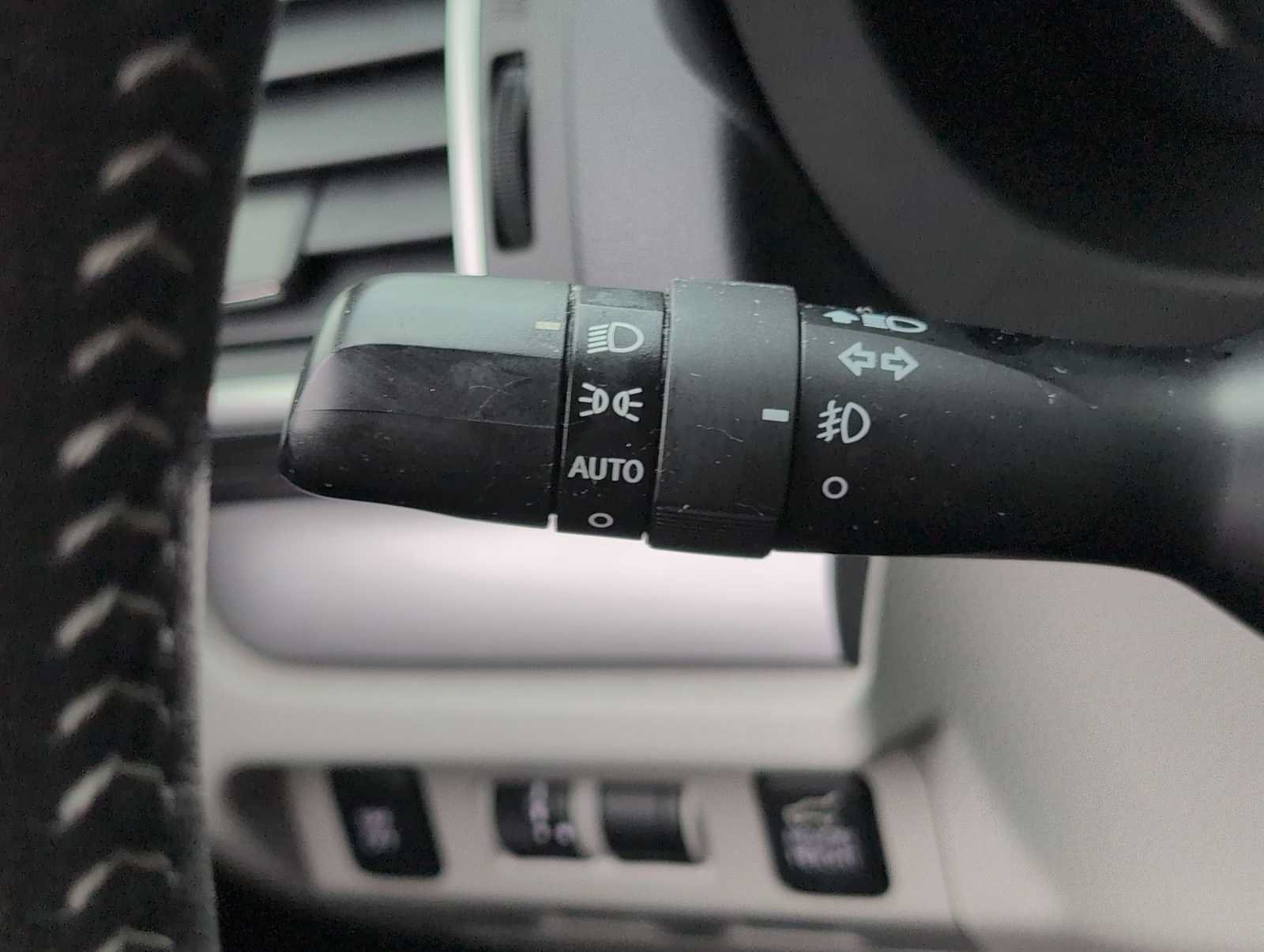 Used 2016 Subaru Forester 2.5i Touring w/ Eyesight & Navigation System AWD/4WD image 26