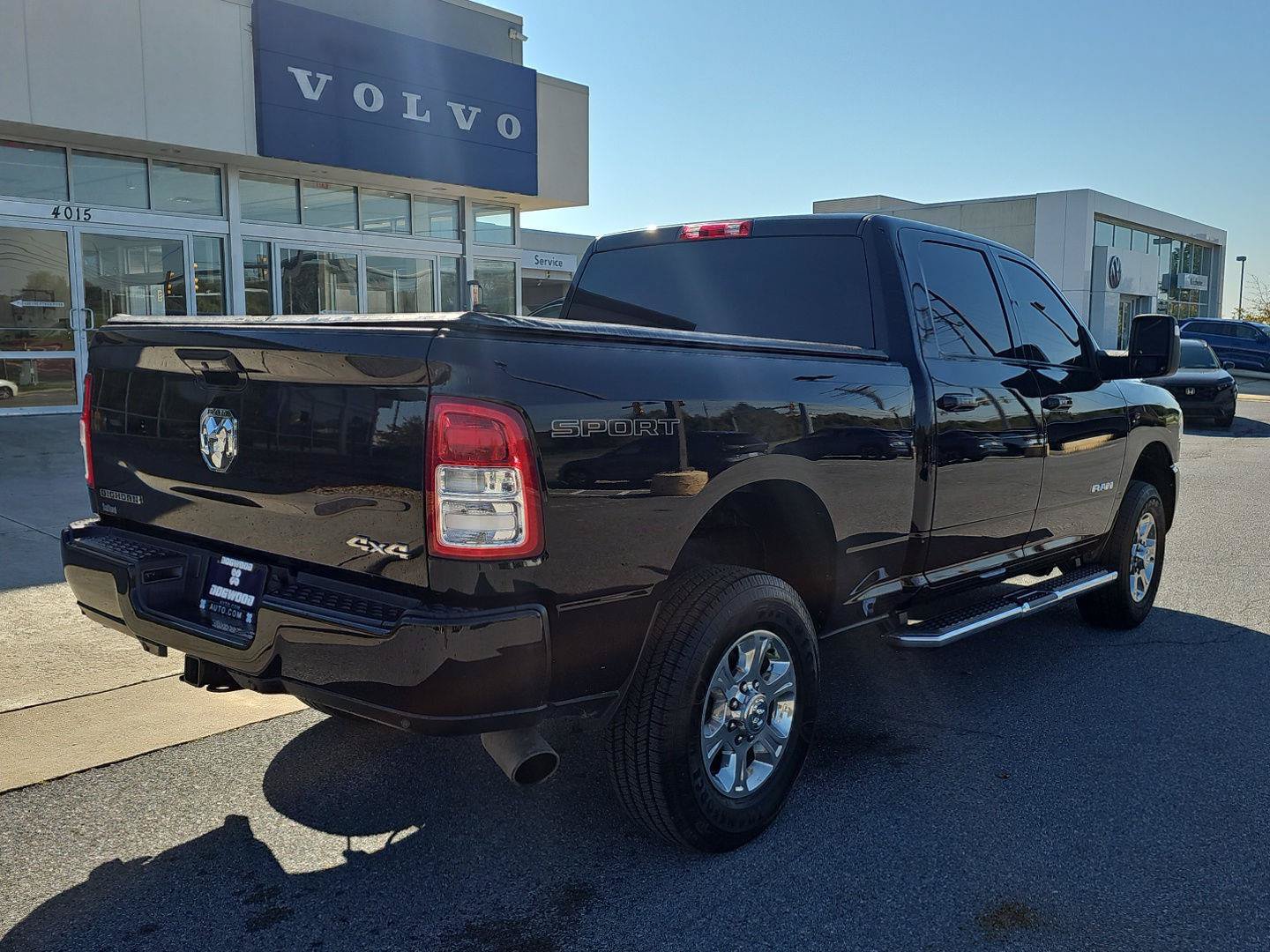 Used 2024 RAM 2500 Big Horn w/ Sport Appearance Package AWD/4WD image 7