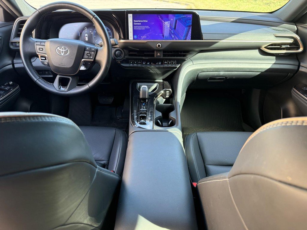 Certified 2025 Toyota Crown Signia AWD/4WD image 11