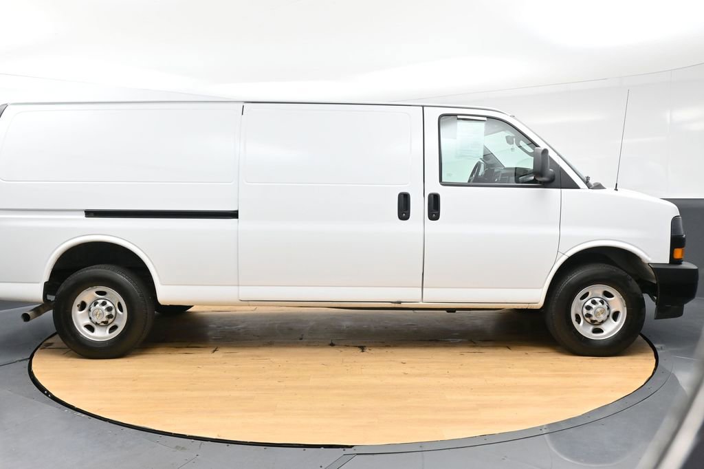 Used 2024 Chevrolet Express 3500 Extended w/ Driver Convenience Package image 8
