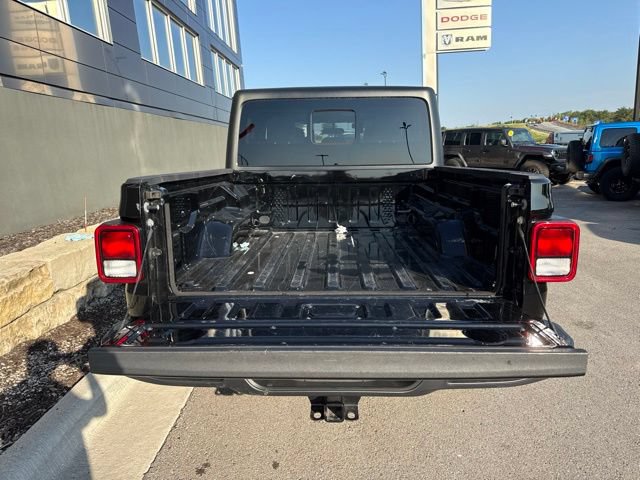Used 2022 Jeep Gladiator Sport AWD/4WD image 5