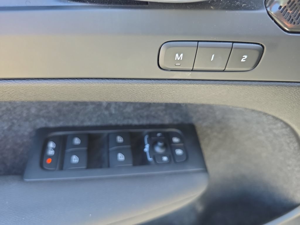 Used 2023 Volvo C40 P8 Recharge Ultimate AWD/4WD image 21