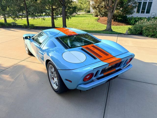 Used 2006 Ford GT RWD image 29