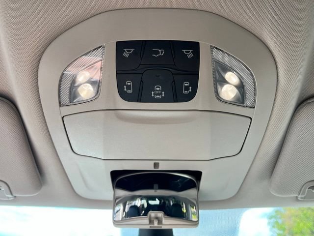 Used 2023 Chrysler Pacifica Touring-L FWD image 37