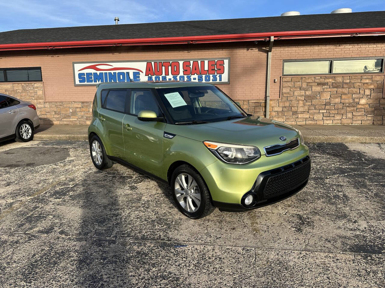 Used 2016 Kia Soul + image 2