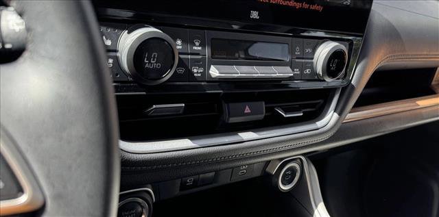 Certified 2025 Toyota Grand Highlander AWD image 16