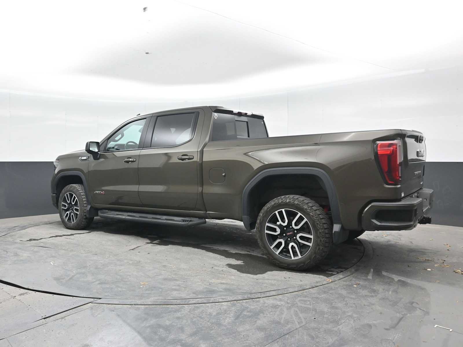 Used 2023 GMC Sierra 1500 AT4 w/ AT4 Premium Package AWD/4WD image 2