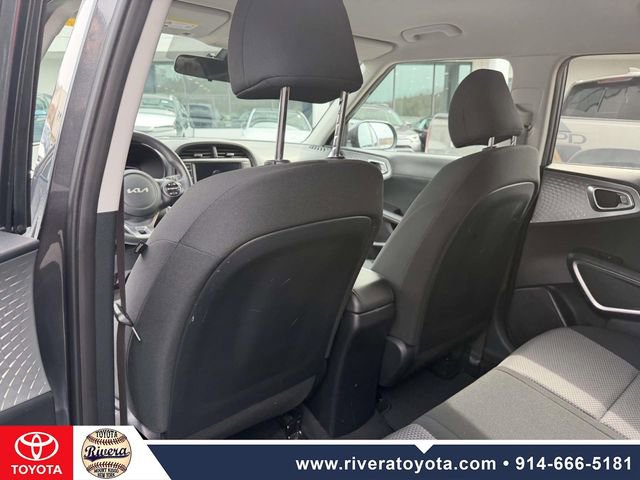 Used 2023 Kia Soul LX w/ LX Technology Package image 15