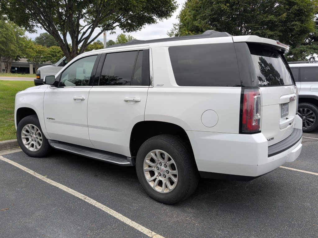 Used 2017 GMC Yukon SLT AWD/4WD image 4