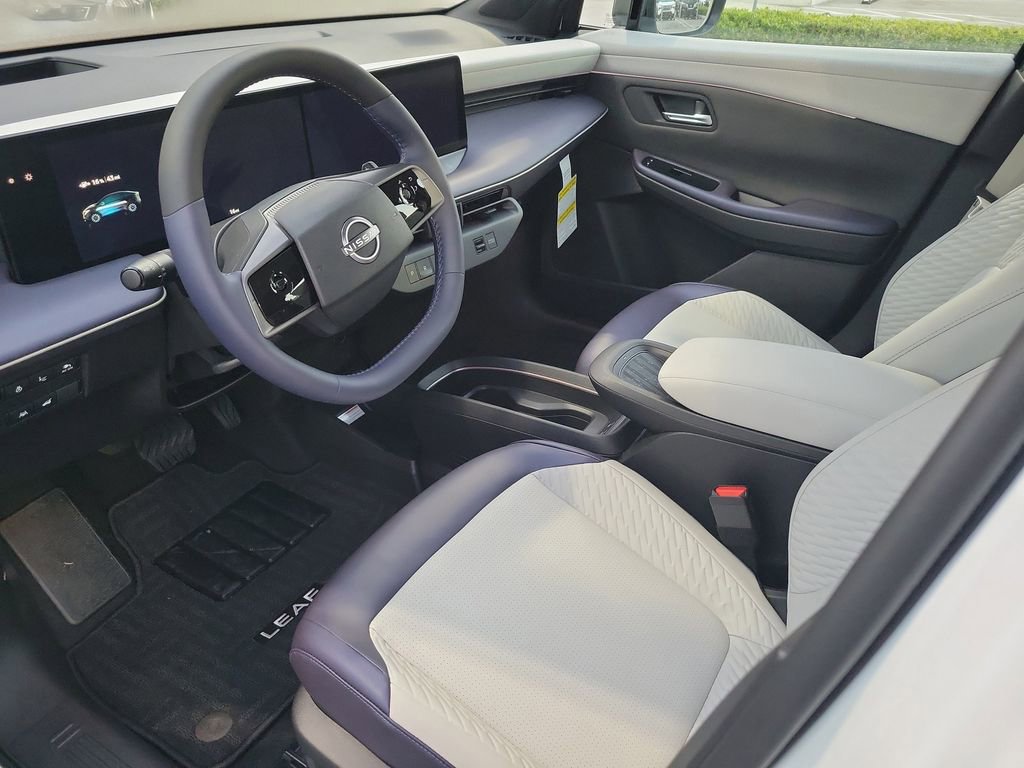 New 2026 Nissan Leaf Platinum+ w/ Cargo Package (Platinum+) FWD image 7