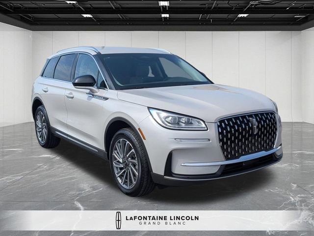 Used 2023 Lincoln Corsair Reserve w/ Towing Package AWD/4WD image 7