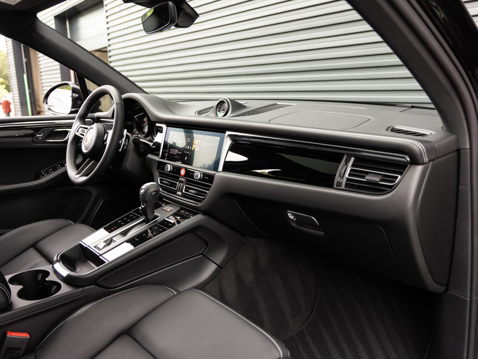 New 2026 Porsche Macan S AWD/4WD image 35