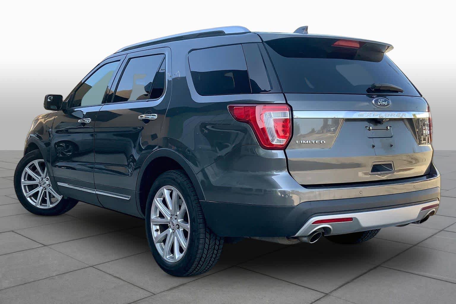 Used 2016 Ford Explorer Limited FWD image 12