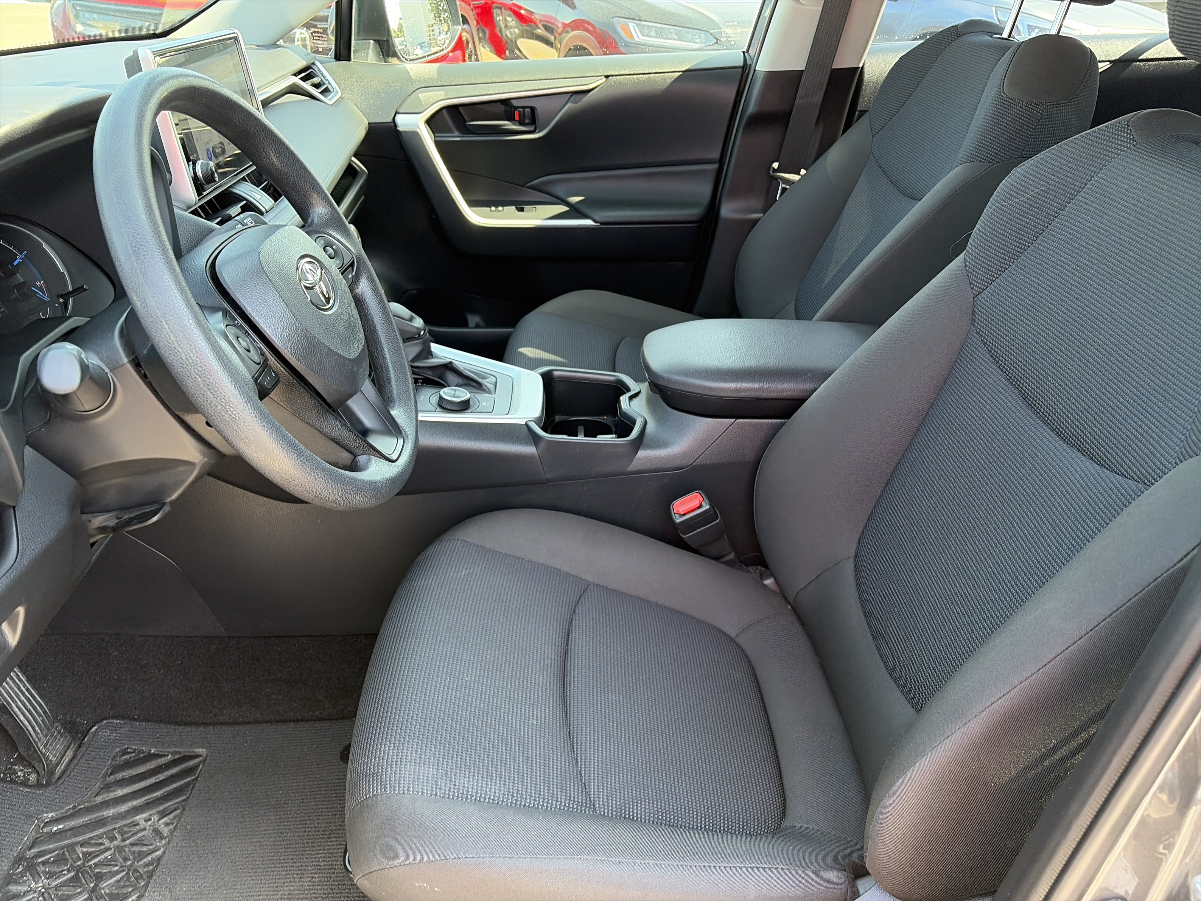 Used 2025 Toyota RAV4 LE AWD/4WD image 16