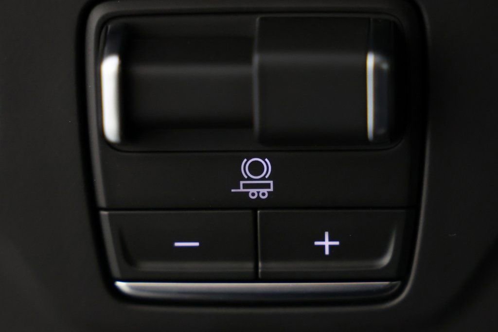 Used 2026 Cadillac Escalade Platinum Sport w/ LPO, Floor Liner Package image 29