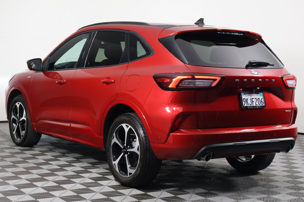 Used 2023 Ford Escape ST-Line Elite w/ Premium Technology Package AWD/4WD image 6