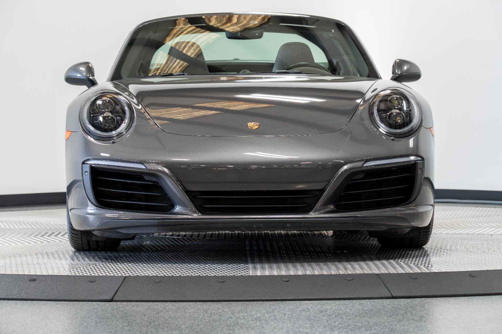 Used 2017 Porsche 911 Targa 4S image 2