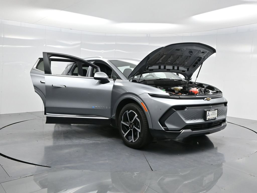 Used 2025 Chevrolet Equinox EV LT w/ Convenience Package image 48