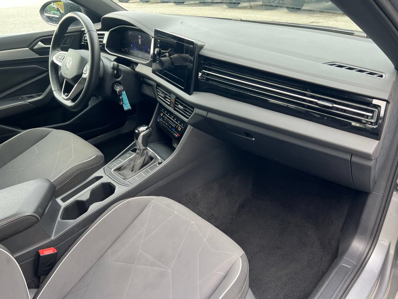 Used 2025 Volkswagen Jetta Sport FWD image 19