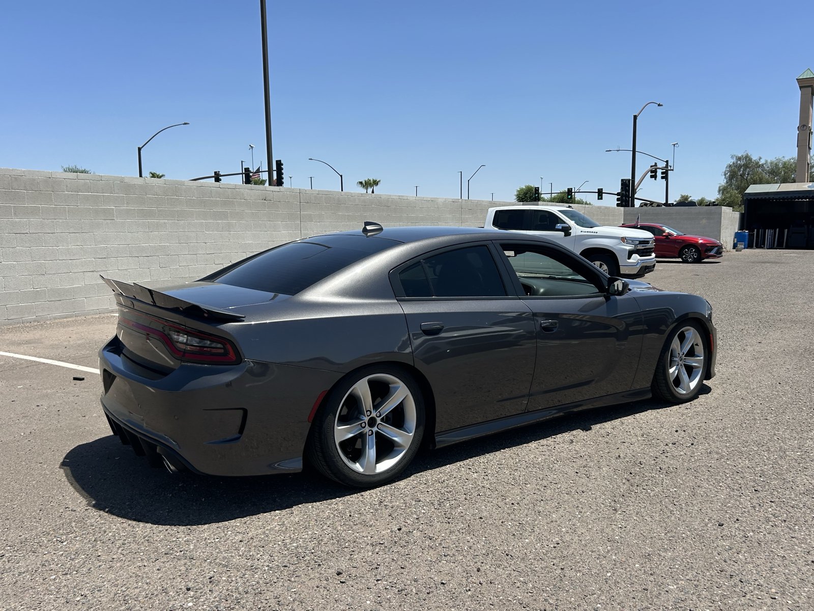 Used 2018 Dodge Charger R/T RWD image 4