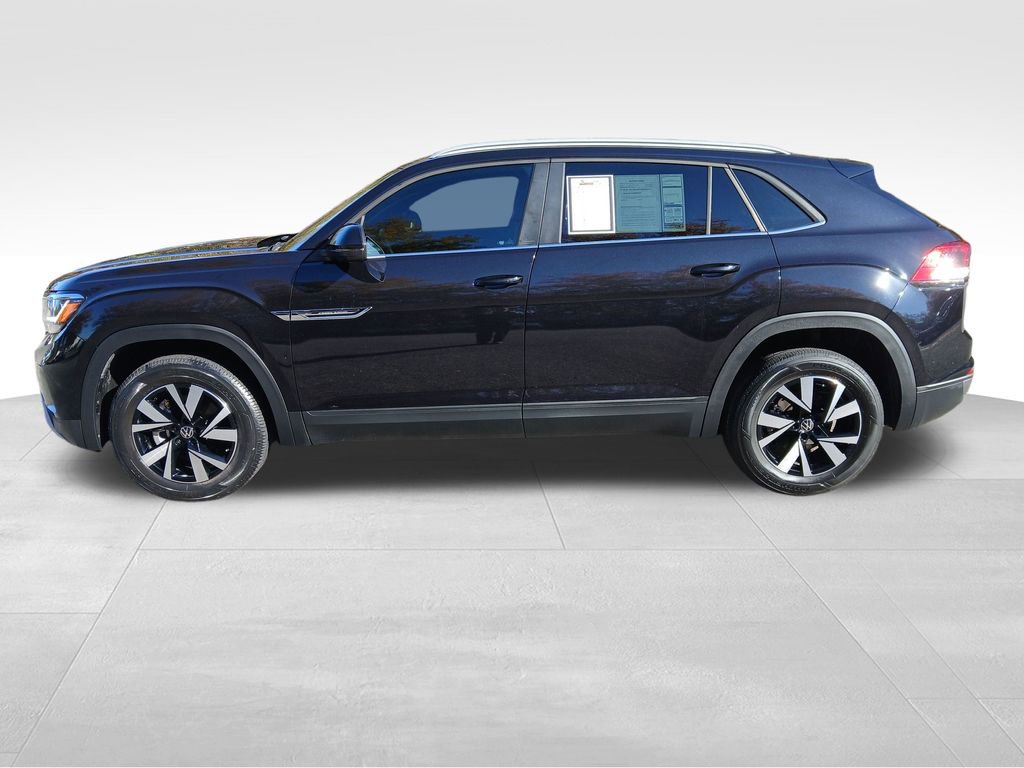 Used 2022 Volkswagen Atlas Cross Sport SE image 2