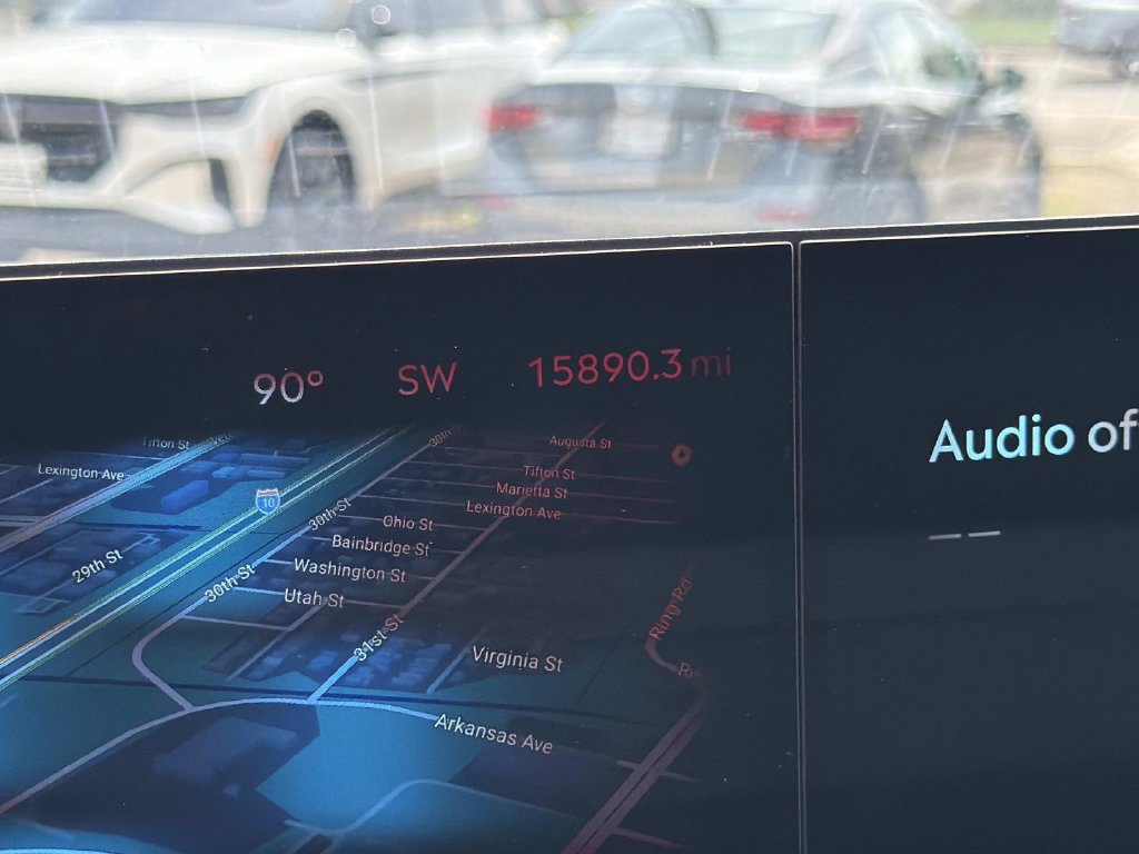 Certified 2025 Lincoln Navigator L Reserve AWD/4WD image 2