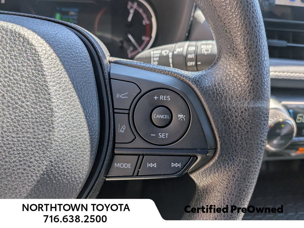 Used 2025 Toyota RAV4 XLE AWD/4WD image 23