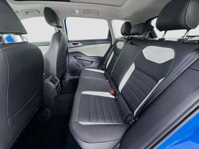 Used 2025 Volkswagen Taos SEL image 26