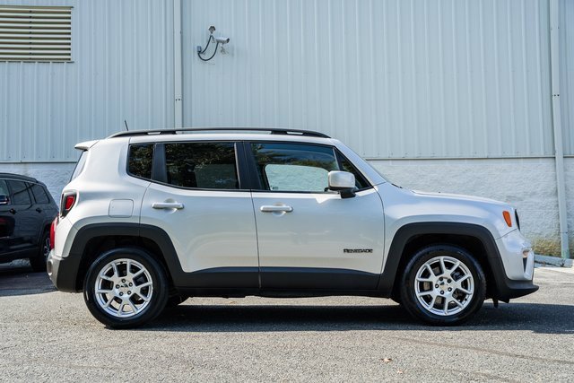 Used 2020 Jeep Renegade Latitude w/ UConnect 8.4 Nav Group image 7