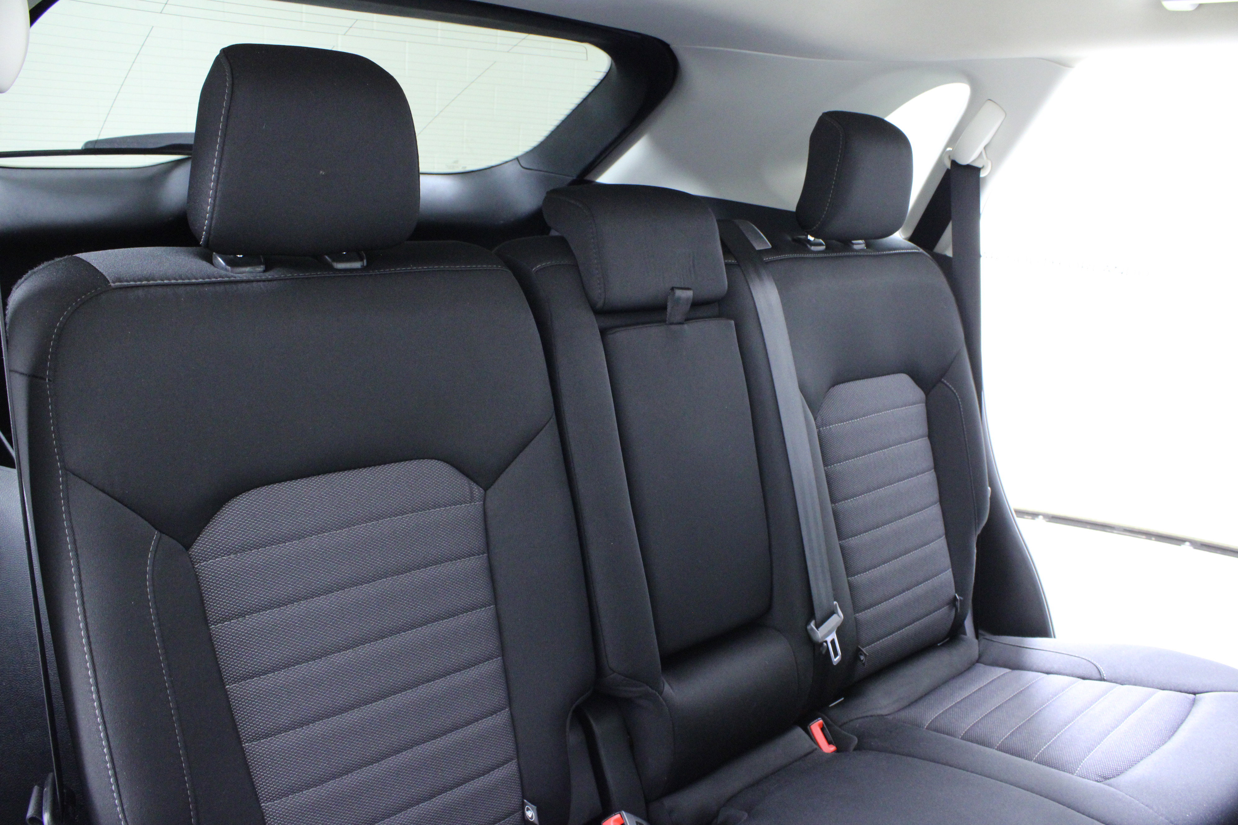 Used 2019 Ford Edge SE image 14