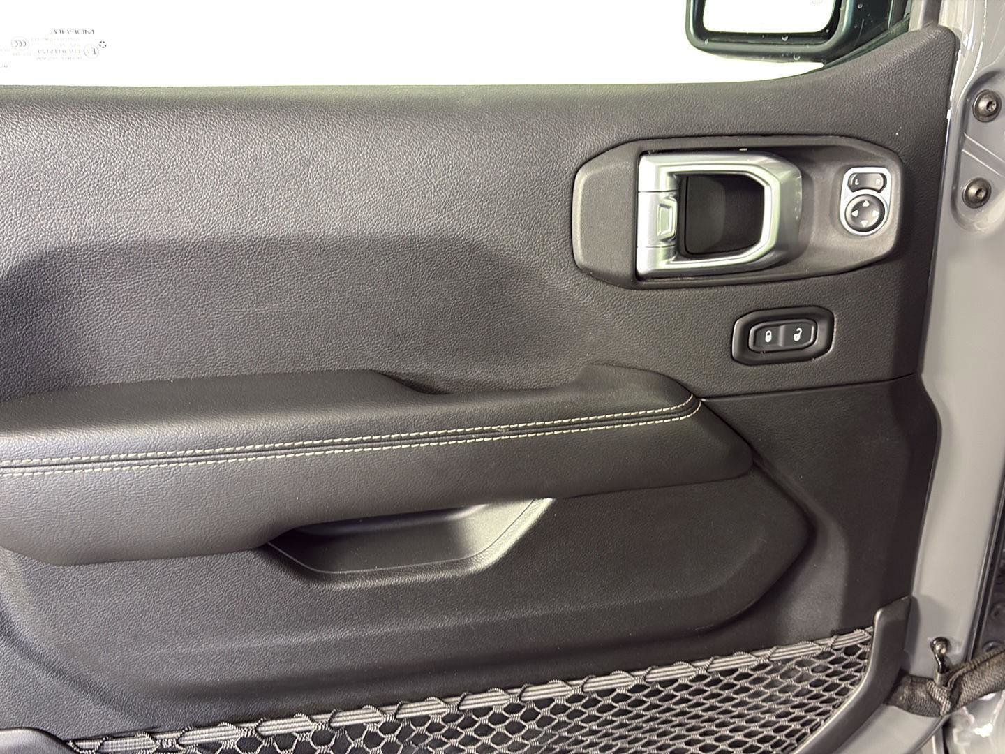 Used 2021 Jeep Gladiator Overland w/ Popular Equipment Package image 26