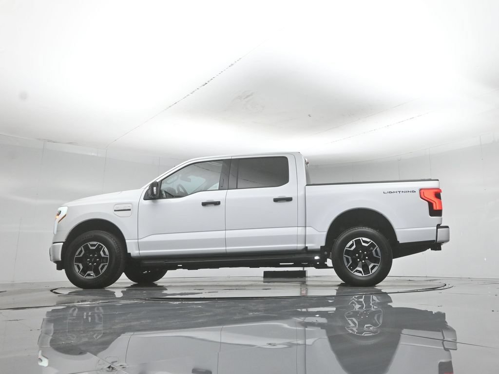 Certified 2023 Ford F150 Lightning XLT AWD/4WD image 50