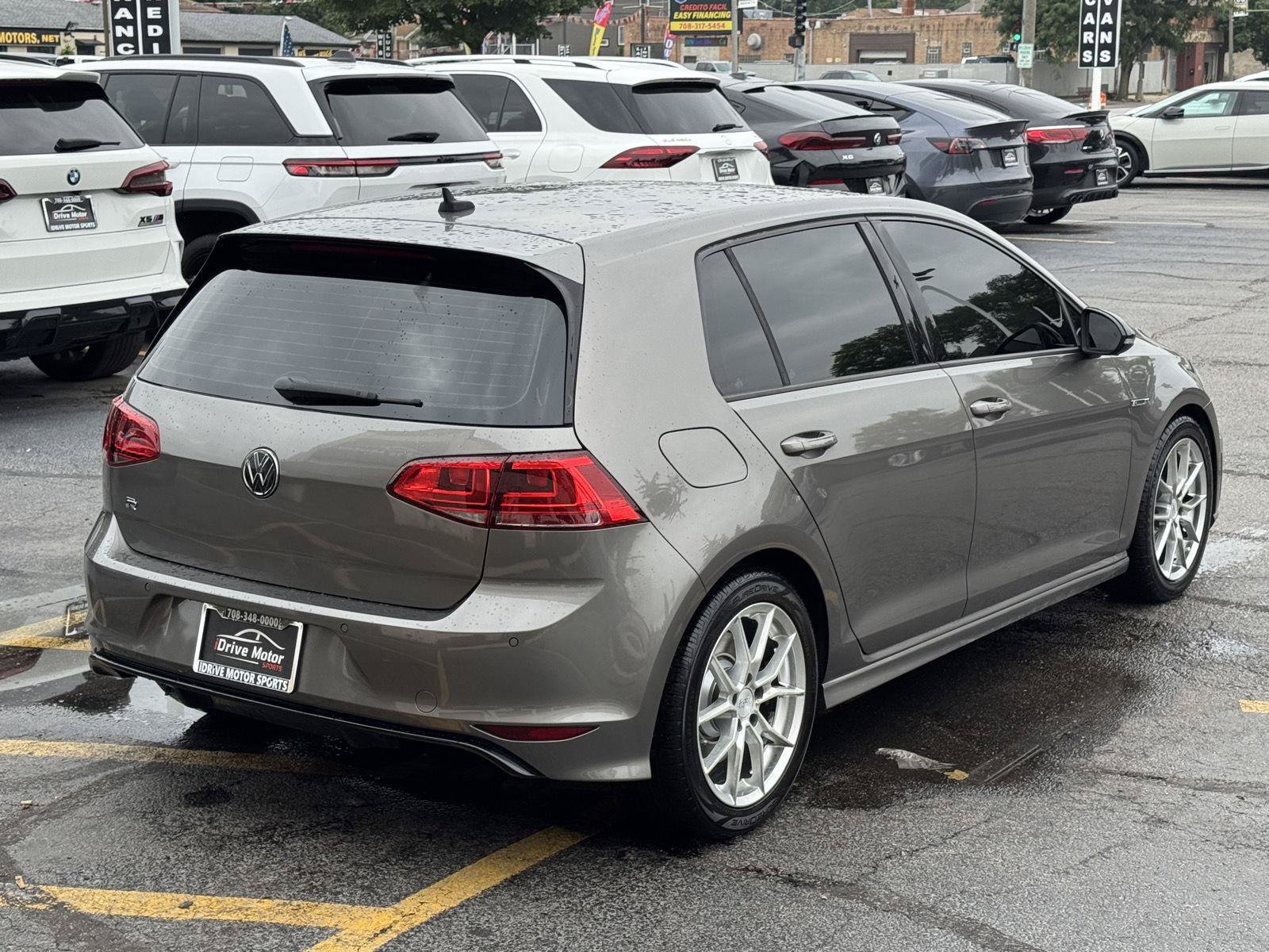 Used 2017 Volkswagen Golf R 4-Door AWD/4WD image 9