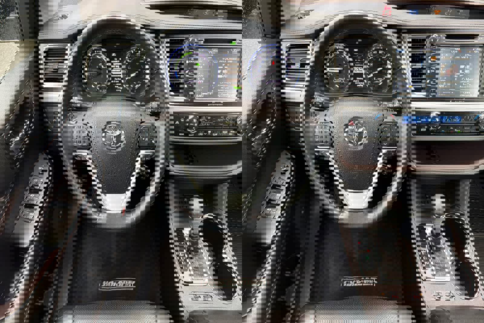 Used 2018 Toyota Highlander Limited Platinum w/ Carpet Mat Package (TMS) image 16