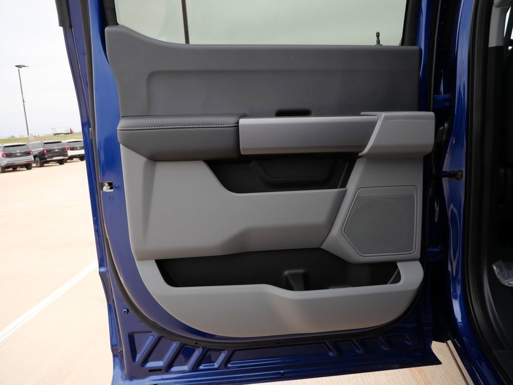 New 2026 Ford F250 XLT w/ FX4 Off-Road Package image 14