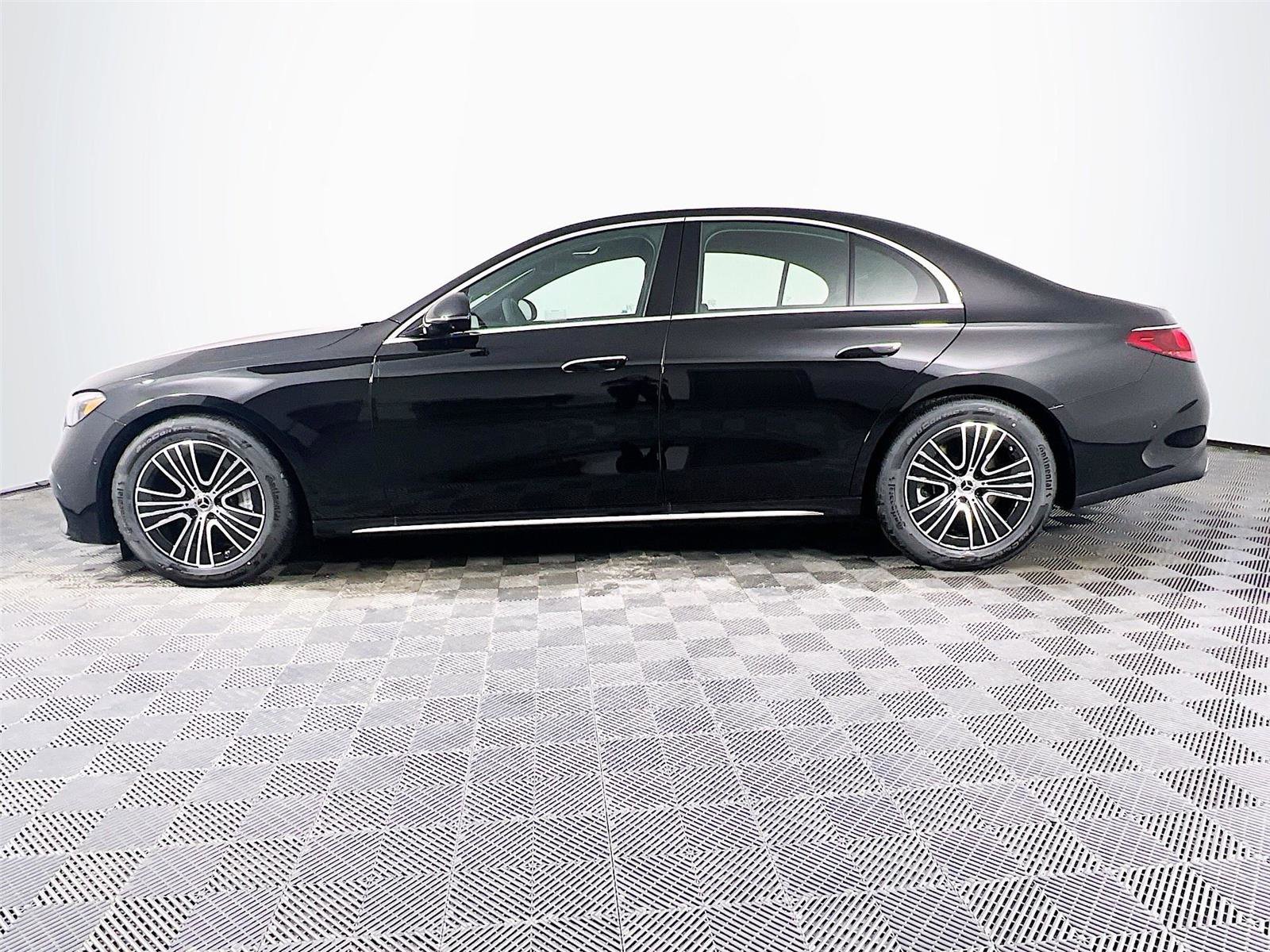 New 2026 Mercedes-Benz E 450 4MATIC Sedan image 3