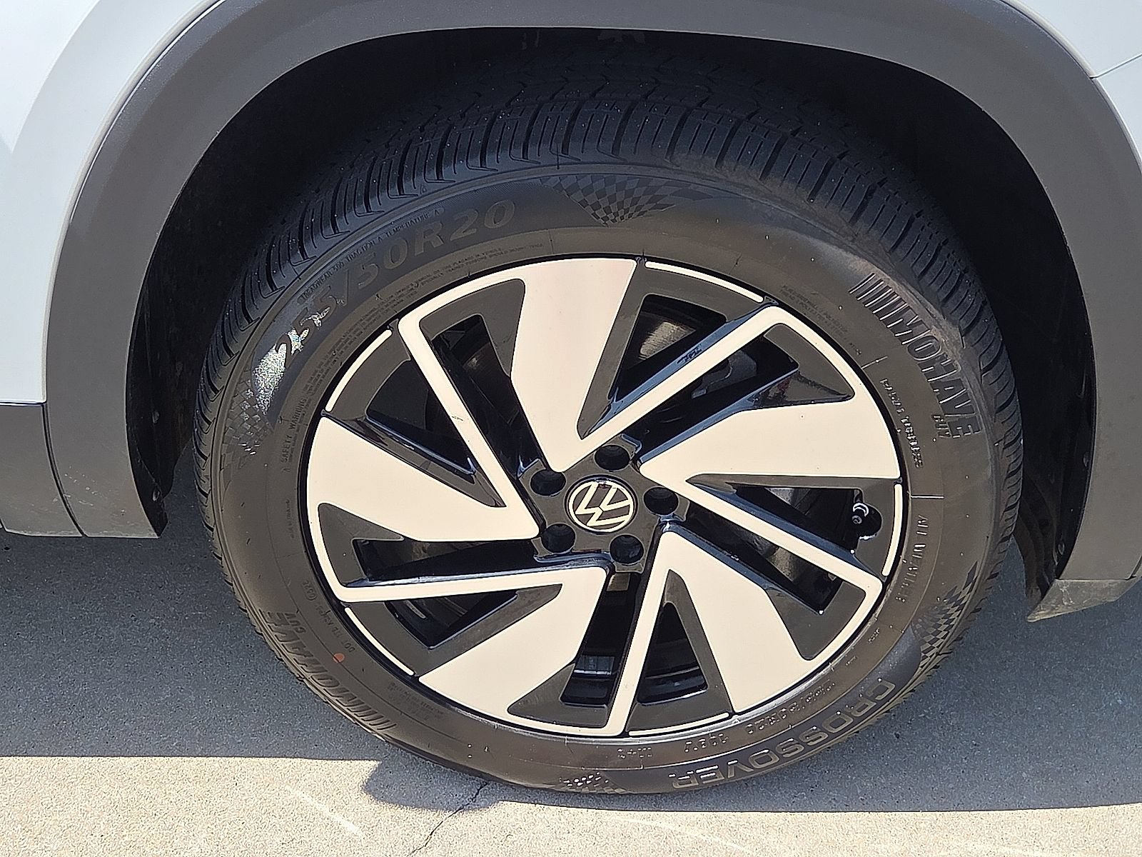 Used 2025 Volkswagen Atlas SE FWD image 7