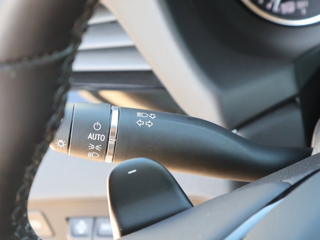 Used 2023 Buick Enclave Avenir w/ Avenir Technology Package image 37