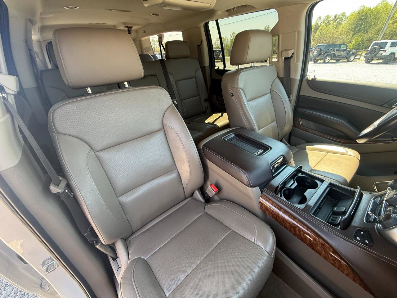 Used 2017 Chevrolet Suburban Premier image 6