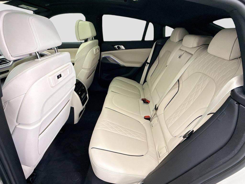 Used 2023 BMW X6 xDrive40i w/ M Sport Package AWD/4WD image 20