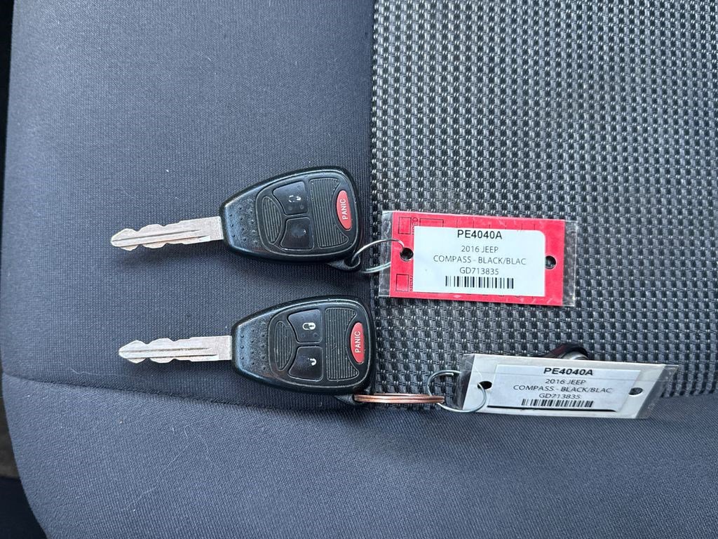 Used 2016 Jeep Compass Sport w/ Power Value Group image 4