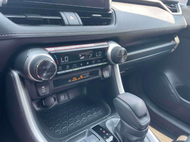 Certified 2025 Toyota RAV4 XLE AWD/4WD image 31