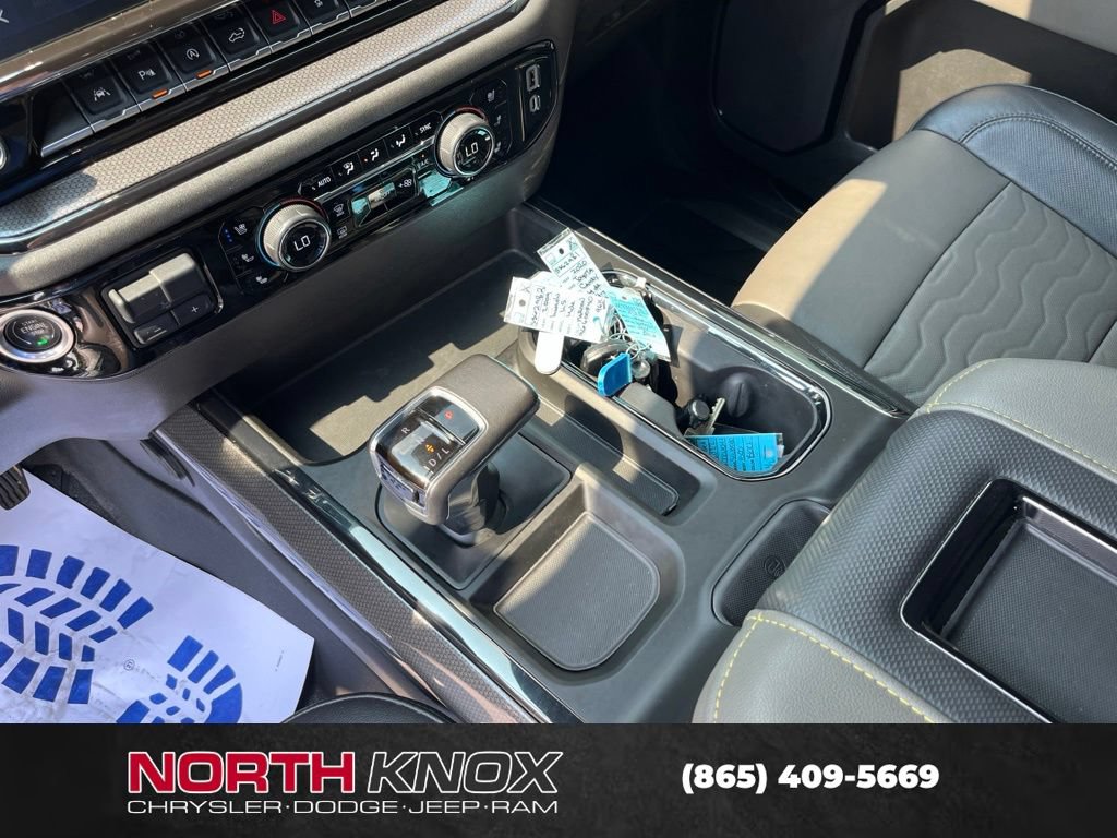 Used 2022 Chevrolet Silverado 1500 ZR2 w/ Technology Package AWD/4WD image 10