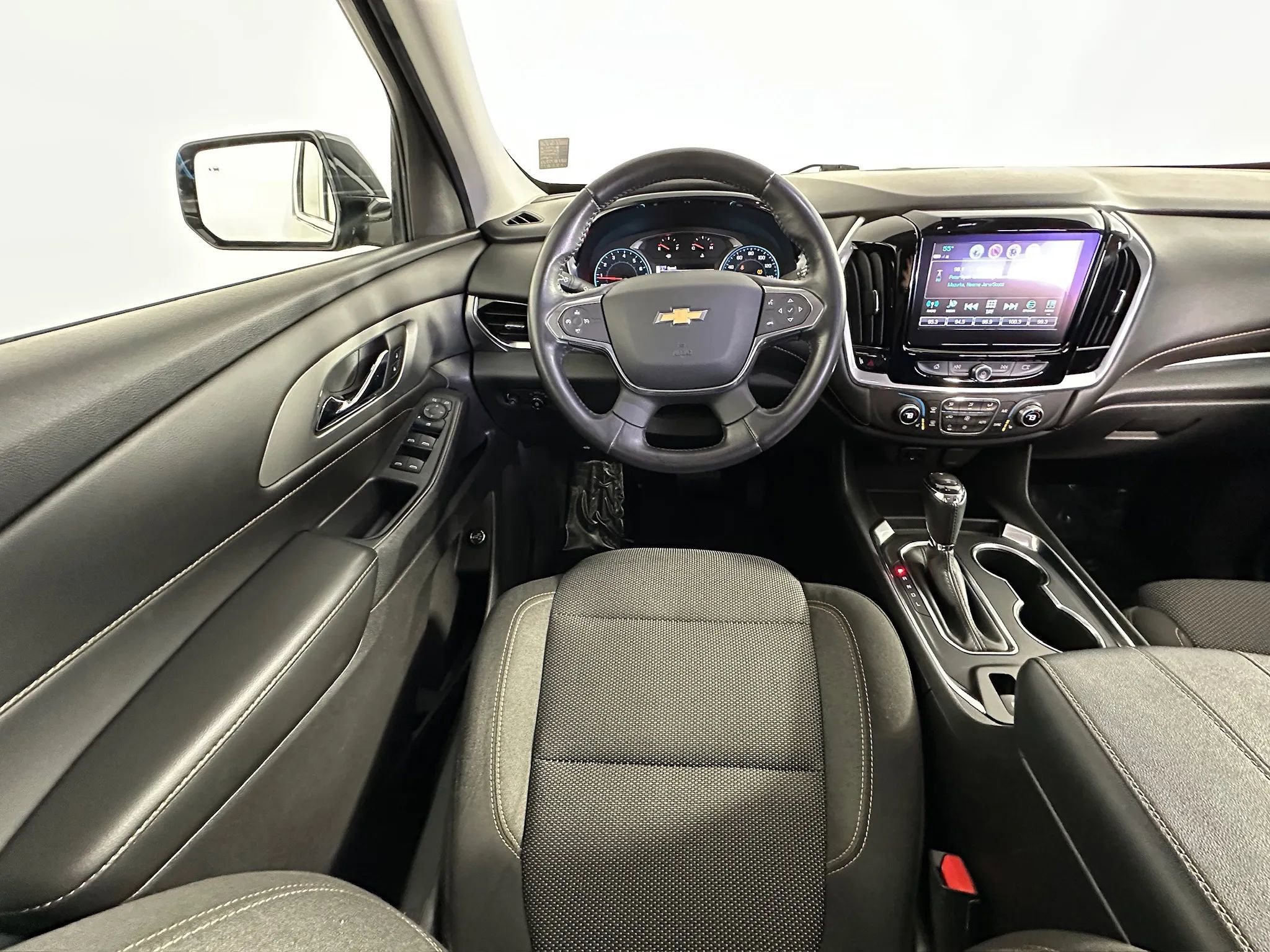 Used 2018 Chevrolet Traverse LT image 38