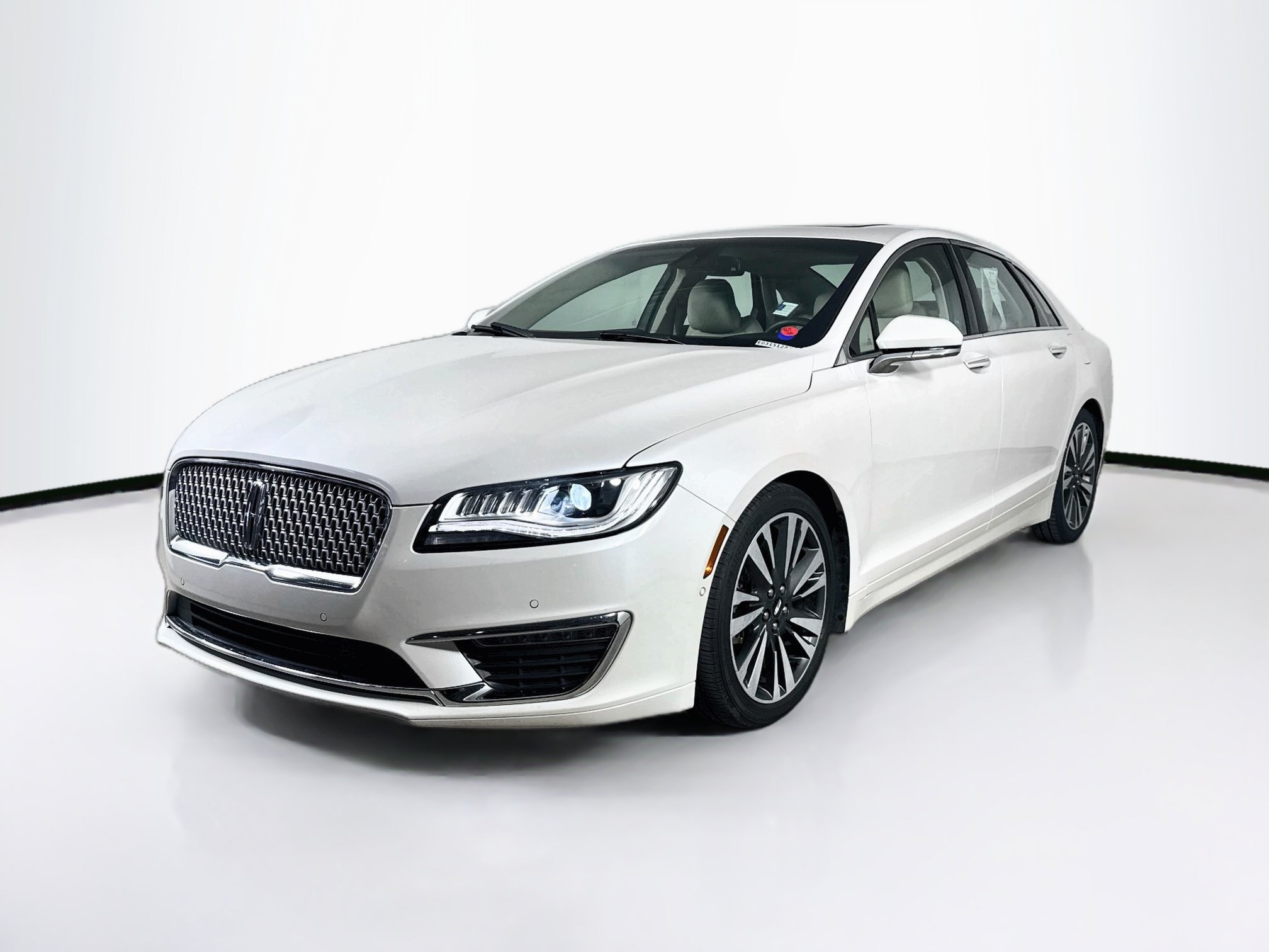 Used 2017 Lincoln MKZ Reserve w/ Technology Package FWD image 4